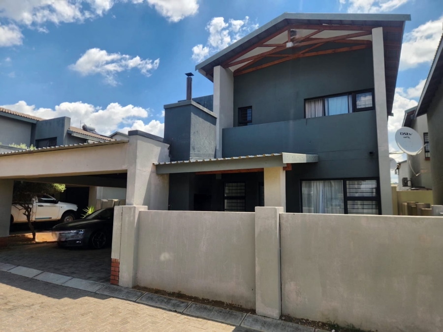 3 Bedroom Property for Sale in Waterkloof East North West